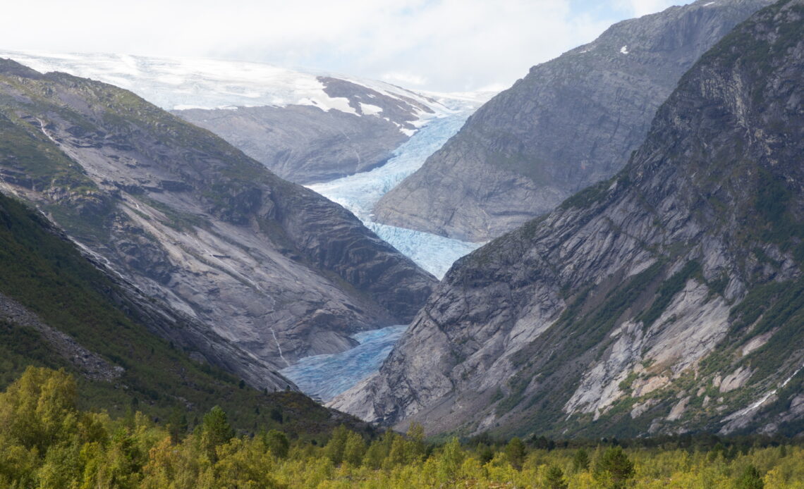 Glaciar Nigardsbreen descendiendo del Jostedalsbreen.