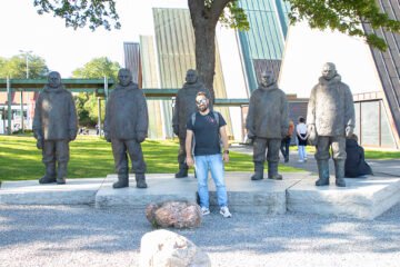 Roald Amundsen, Helmer Hanssen, Oscar Wisting, Olav Bjaaland y Sverre Hassel, primeras personas en llegar al Polo Sur, en la península de Bygdøy.